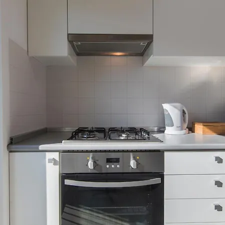 Charming In Center With Garage