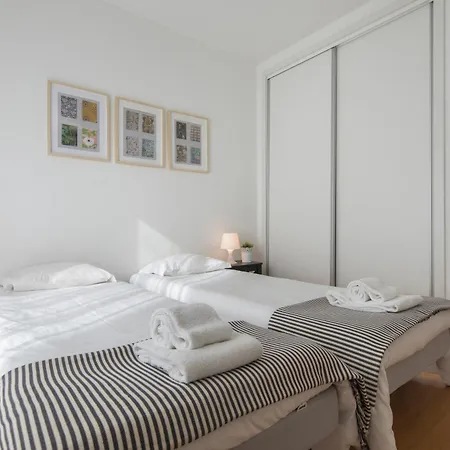 014 A - Charming In Center With Garage Apartamento *