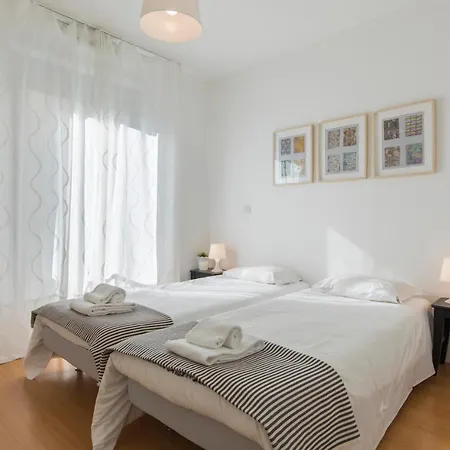 Charming In Center With Garage * Lissabon